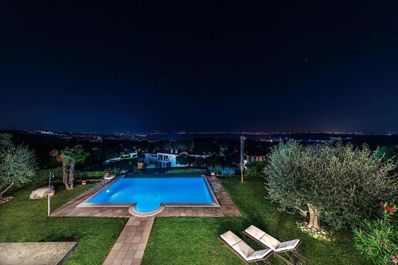 Villa Perla con piscina by Wonderful Italy Barcuzzi